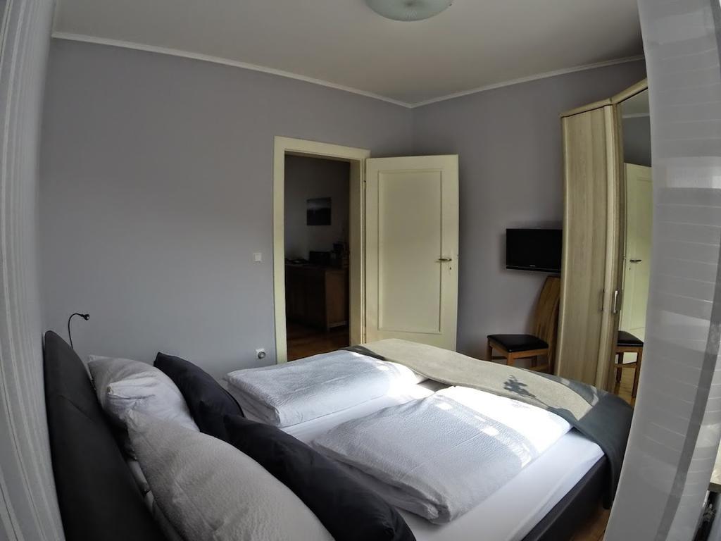 Ferienwohnungen Haus Am Wuerzlaysteig Lehmen Pokoj fotografie